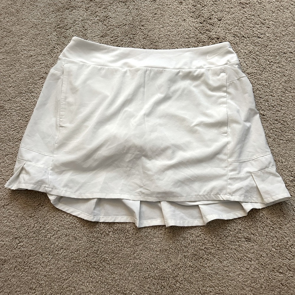 White Nike Women’s tennis skirt